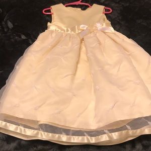Little girl yellow dress